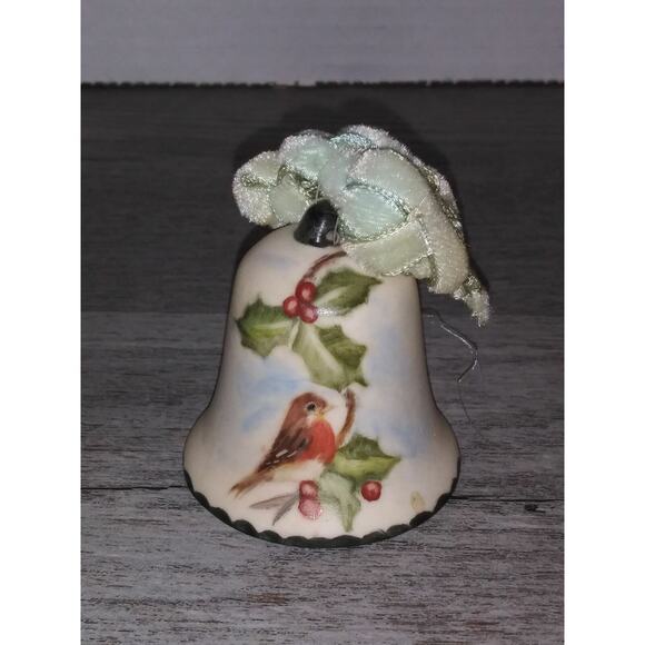 Valerio 1980 Hand Painted Robin and Holly Berry Bell - Picture 1 of 3